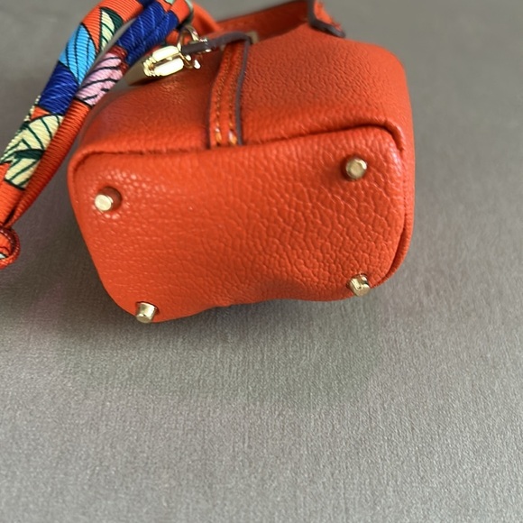 AirPods EarPods Case Bag Charm NEW - Picture 7 of 8